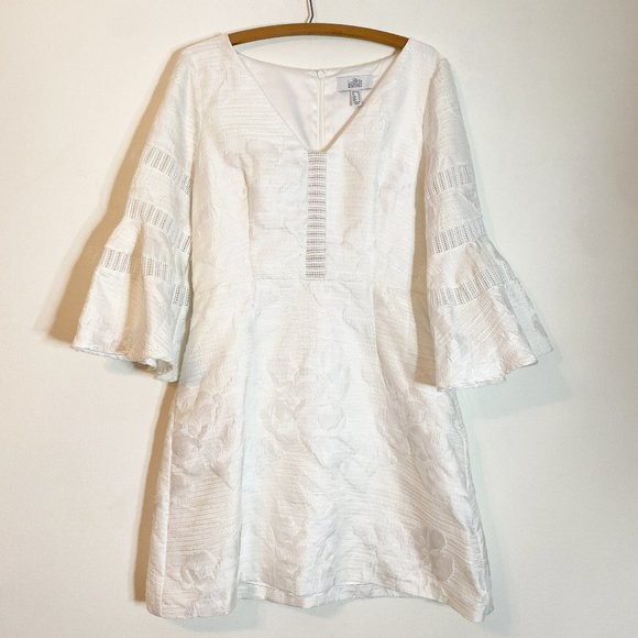 Belle Badgley Mischka Dresses & Skirts - Belle Badgley Mischka Ivory Textured Bell Sleeve Dress Size 12 Floral Crochet